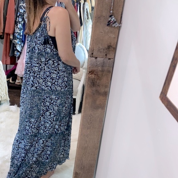 A:glow blue floral maxi dress size large - Picture 3 of 10